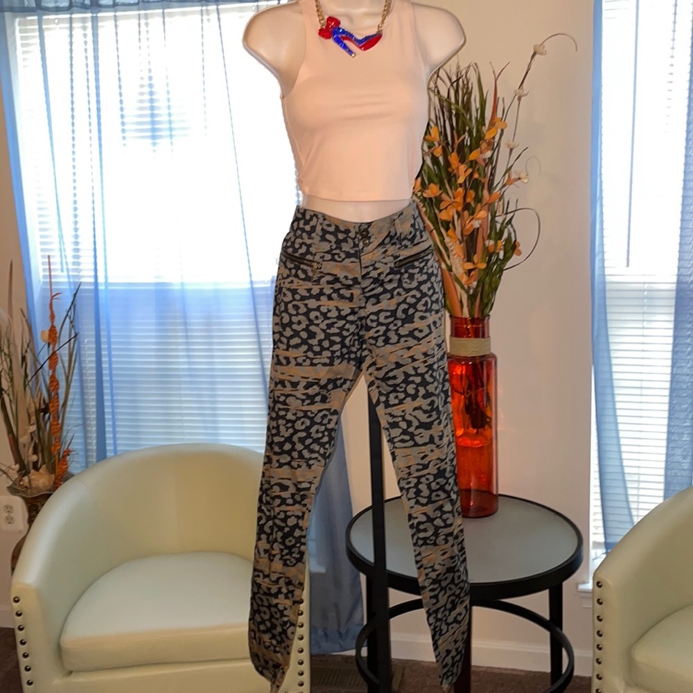 Forever 21 | Twist Camo Print straight Leg Pants
